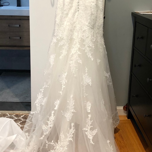 Stella York Fit & Flare Wedding Dress (Style 6269) - Picture 6 of 8